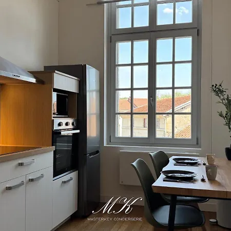 L'aristocrate Cachet Ancien Confort Moderne Daire