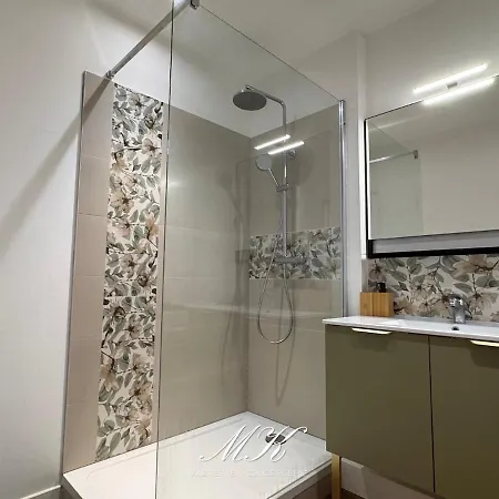 L'aristocrate Cachet Ancien Confort Moderne Daire